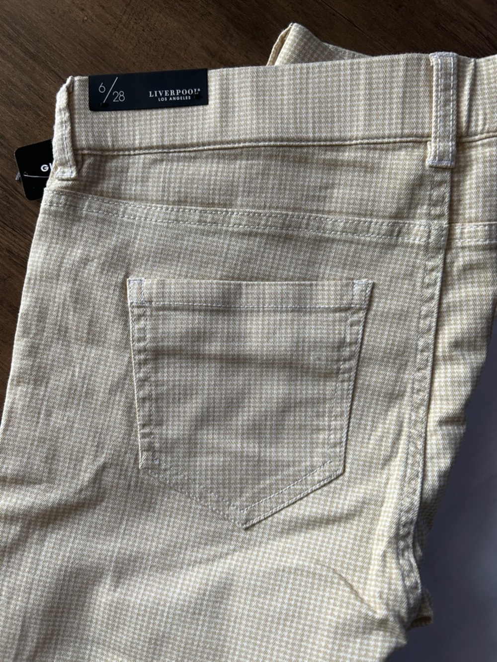 Liverpool Shorts Cream Tan Houndstooth Gia Glider Cruiser size 6 - Picture 4 of 5